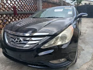 Hyundai Sonata Limited 2.0T Sedan (2.0L 4cyl 6A) 2013 Black