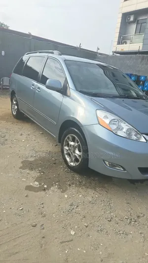 Toyota Sienna 2006 Blue