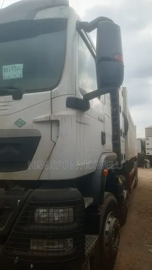 CNG 12 Tyres Howo Tipper