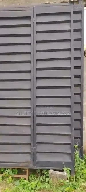 8x8 Iron Container
