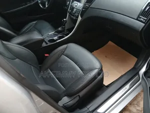 Hyundai Sonata Limited 2.0T Sedan (2.0L 4cyl 6A) 2013 Silver