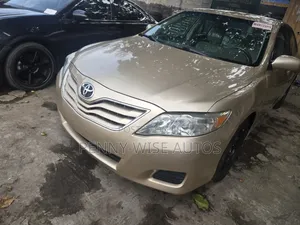 Toyota Camry 2011 Gold