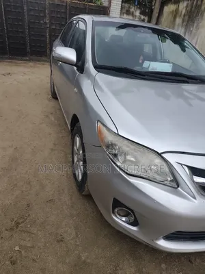 Toyota Corolla 2010 Silver