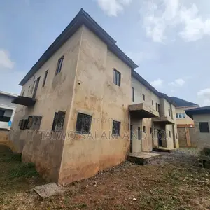 4bdrm Duplex in Oluyole Estate for sale