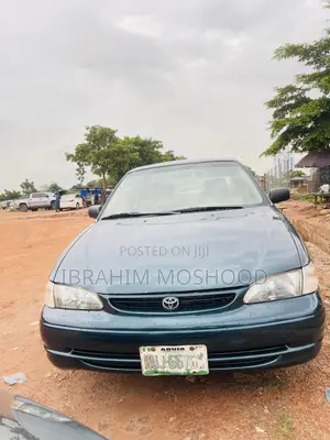 Toyota Corolla 2000 Blue