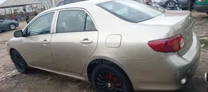 Toyota Corolla 2010 Gold