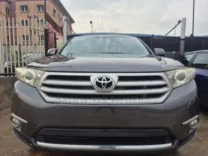 Toyota Highlander Limited 2012 Gray