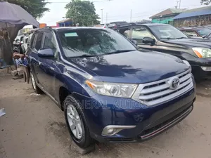 Toyota Highlander 2013 Blue