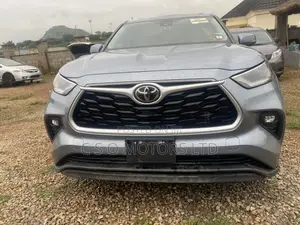 Toyota Highlander Limited 2021 Blue