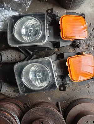 Hummer H3 Headlight