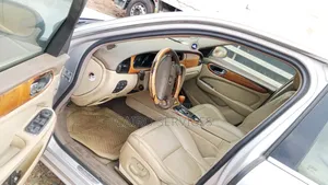 Jaguar XE 2018 Silver