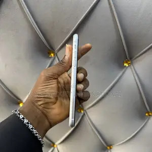 Apple iPhone XR 128 GB White