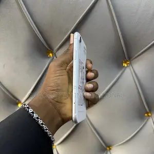 Apple iPhone XR 128 GB White