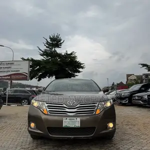 Toyota Venza 2010 Gold