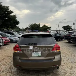 Toyota Venza 2010 Gold