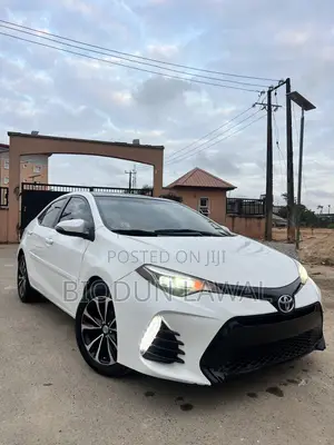 Toyota Corolla S 4dr Sedan (1.8L 4cyl CVT) 2016 White