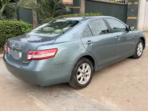 Toyota Camry LE 4dr Sedan (2.5L 4cyl 6A) 2011 Green