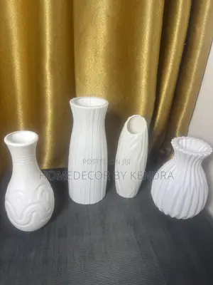 Minimal Plastic Flower Vase Only