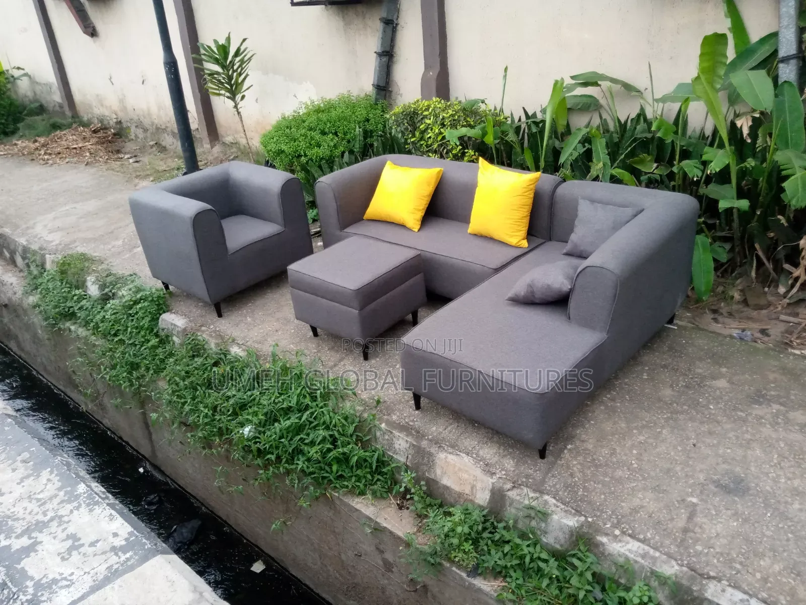Quality L Shape With Single and Ottoman