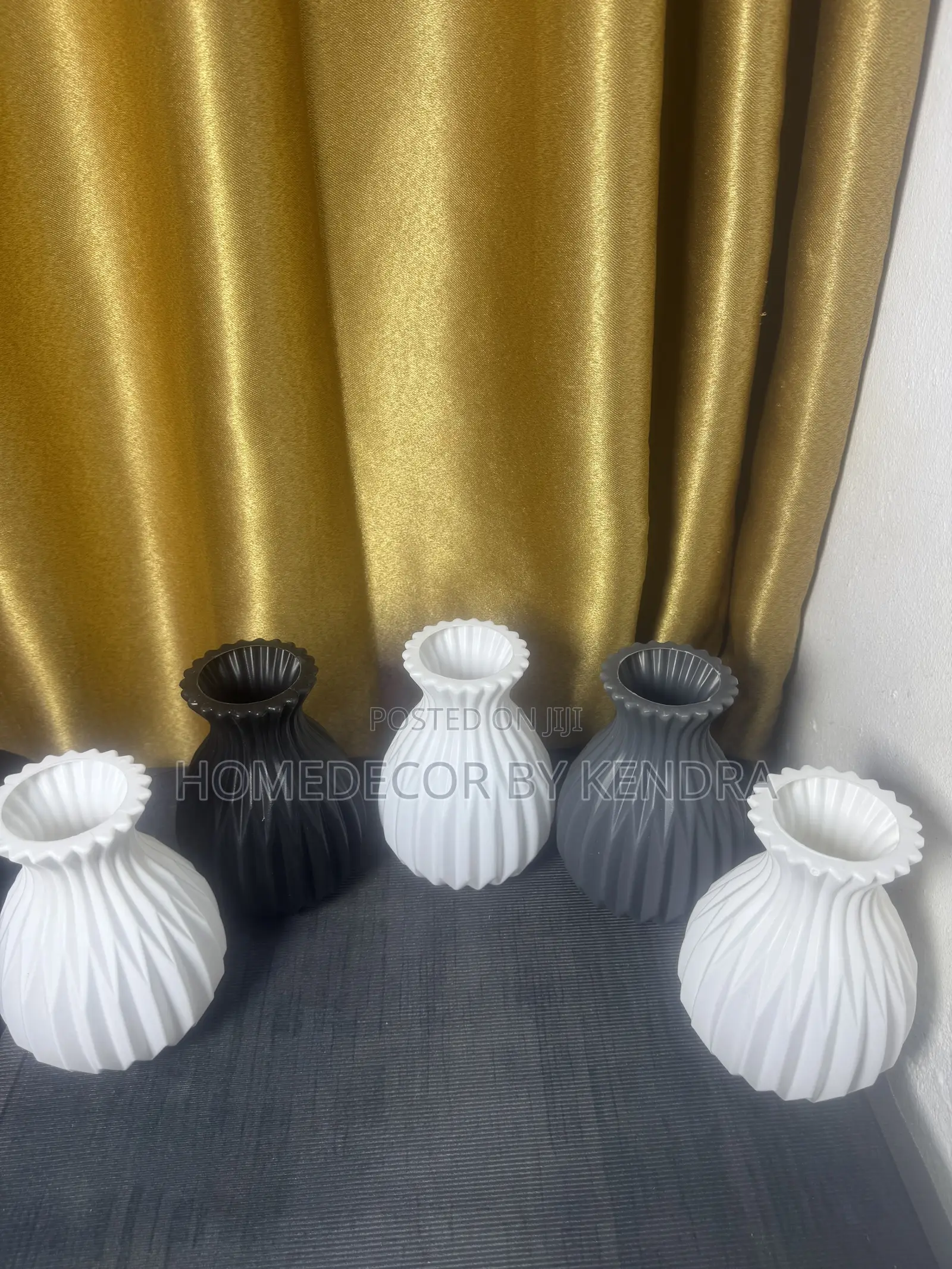 Minimal Plastic Flower Vase Only