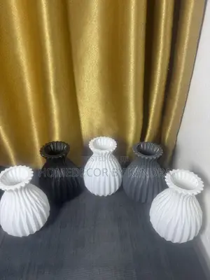 Minimal Plastic Flower Vase Only