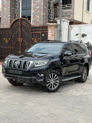 Toyota Land Cruiser Prado 2024 Black