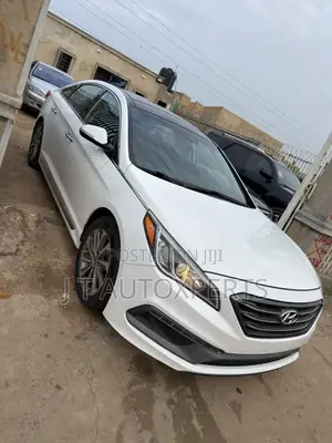 Hyundai Sonata Sport 4dr Sedan (2.4L 4cyl 6A) 2015 White