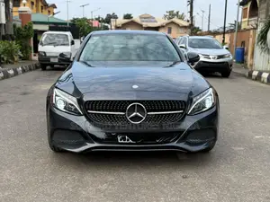 Mercedes-Benz C300 2016 Gray