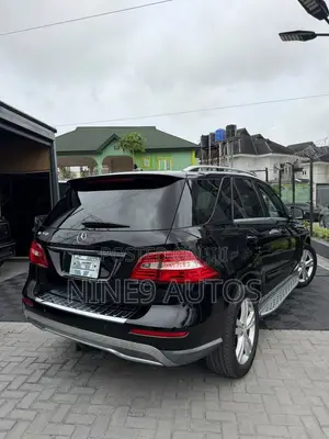 Mercedes-Benz M Class ML350 4dr SUV (3.5L 6cyl 7A) 2014 Black