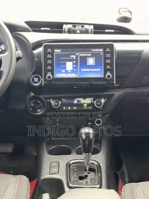 Toyota Hilux 2023 White