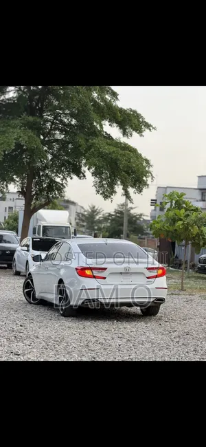 Honda Accord Sport (2.0L 4cyl Turbo 6M) 2019 White