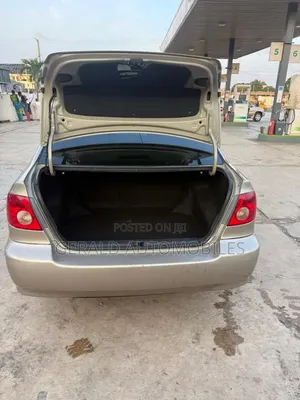 Toyota Corolla 2005 Gold