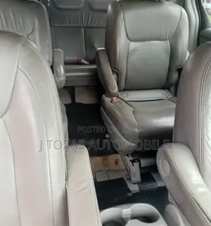 Toyota Sienna 2006 Red