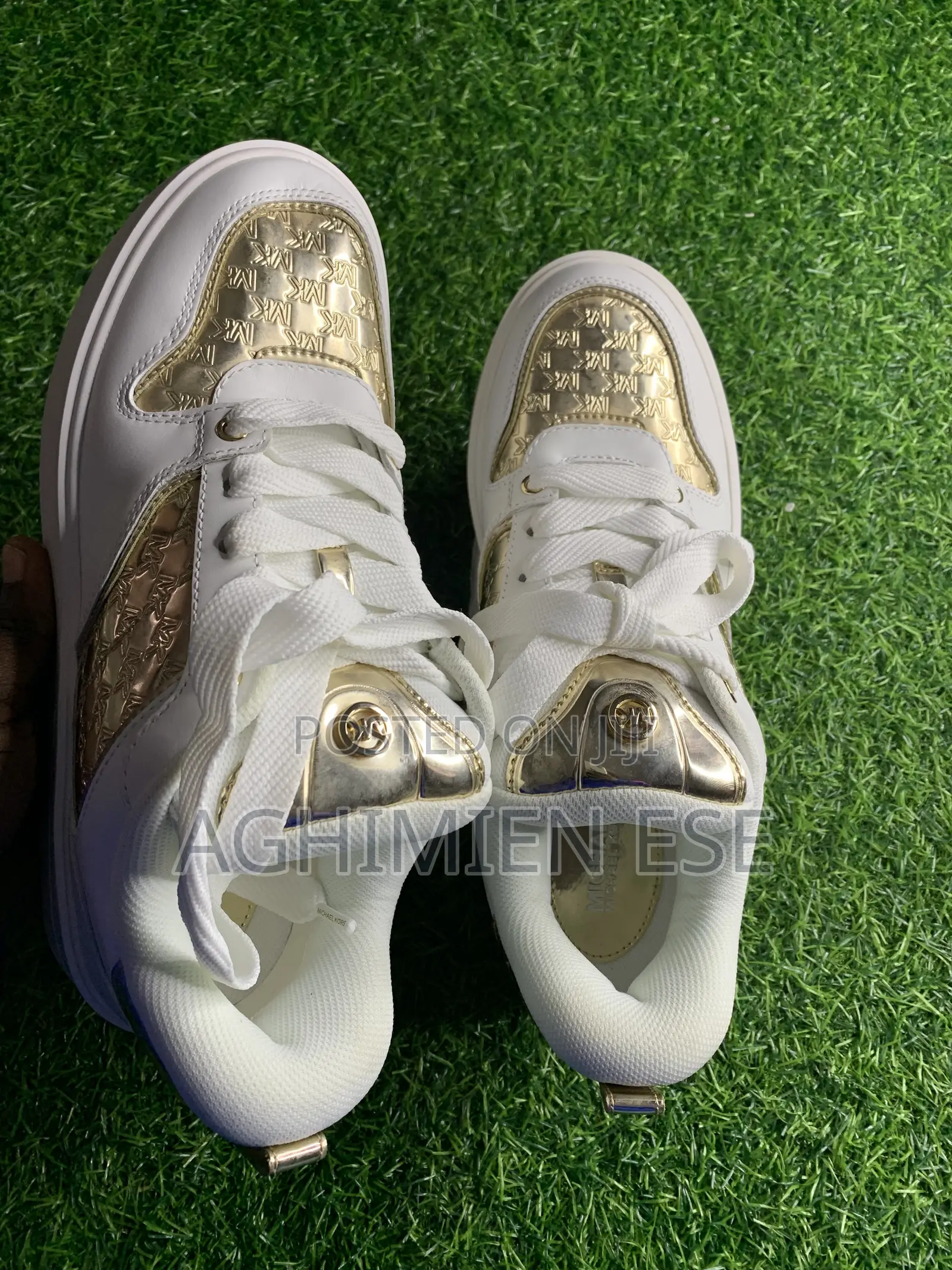 A Michael Kors Rhinestones Sneaker