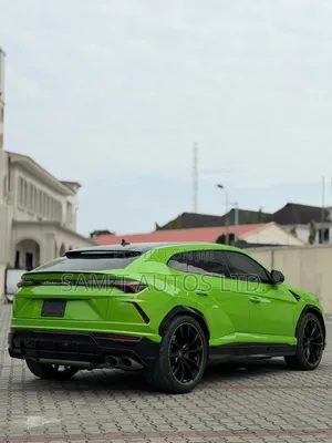 Lamborghini Urus 2022 Green