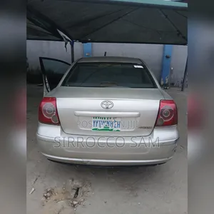 Toyota Avensis 2007 Gold