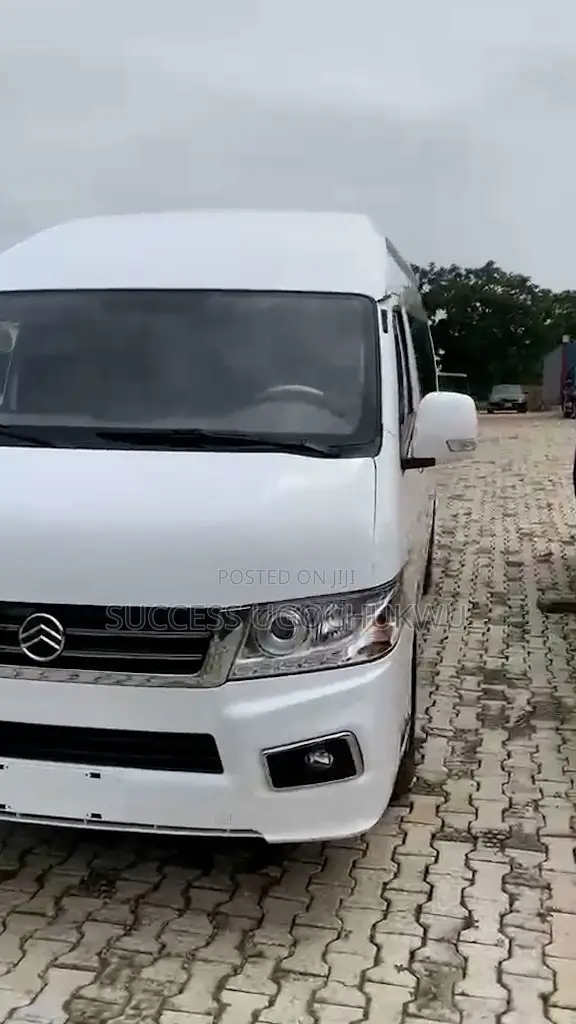 New Bus 2025 White