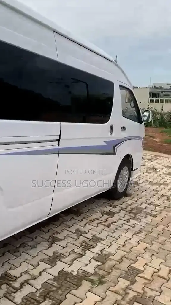 New Bus 2025 White