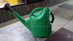 Farm and Garden Watering Kettle 15litres (Nous Parlons Français)