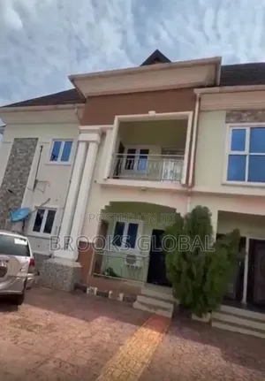 3bdrm Block of Flats in Benin City for sale