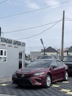 Toyota Camry SE FWD (2.5L 4cyl 8AM) 2018 Burgundy