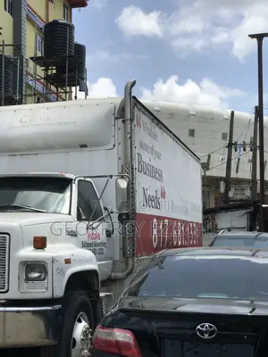 International Truck (Mack Engine)