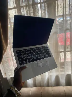 Laptop Apple MacBook Pro 2017 8GB Intel Core i5 SSD 256GB