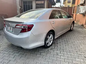 Toyota Camry SE 4dr Sedan (2.5L 4cyl 6A) 2014 Silver