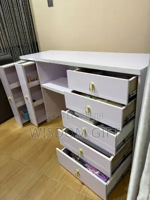 Neatly Use Multi Door Nail Tech Table. Storage Capacity, Design Layout