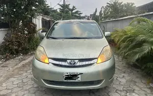 Toyota Sienna LE 2008 Green