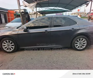 Toyota Camry 2018 Black