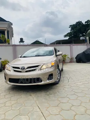 Toyota Corolla LE 4dr Sedan (1.8L 4cyl 4A) 2012 Beige