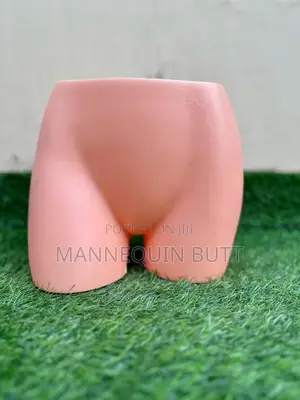 Mannequin Butt