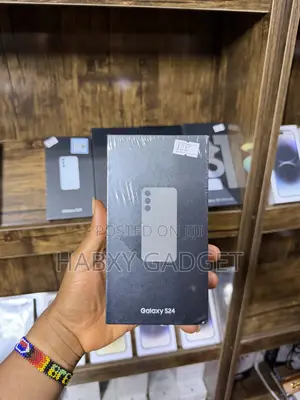 New Samsung Galaxy S24 128 GB Silver